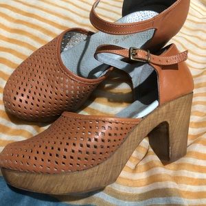 Eric Michael Clogs, size 8, leather